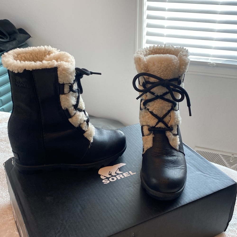 Sorel Joan of artic wedge II shearling boots